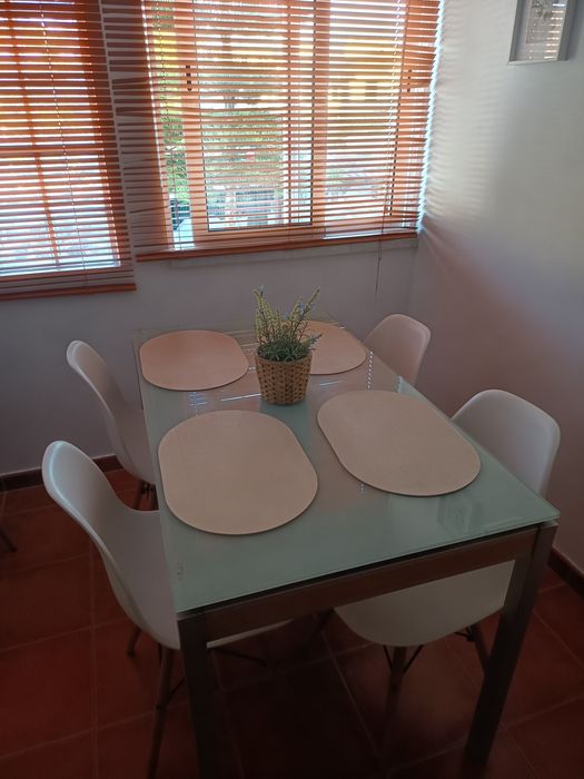 Conjunto Mesa de Jantar Extensível Vidro Temperado + 4 Cadeiras