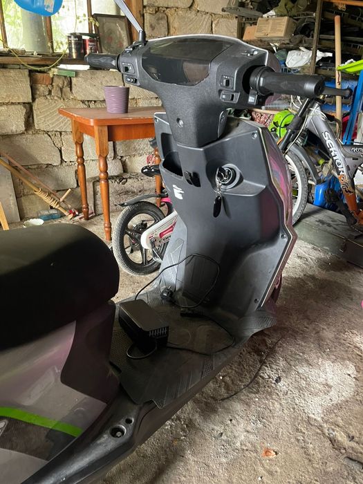 Електро скутер  майже новий