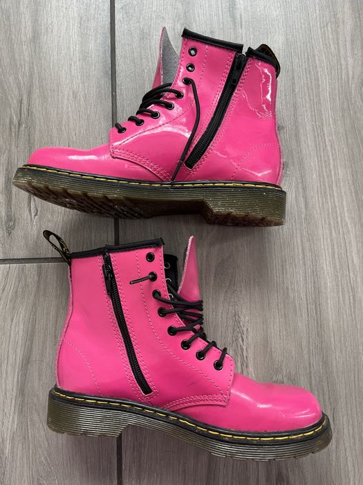 Różowe Dr Martens