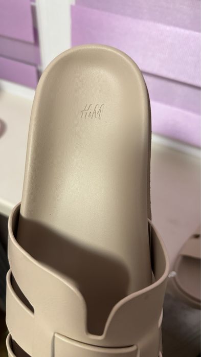 Женские шлепанцы H&M