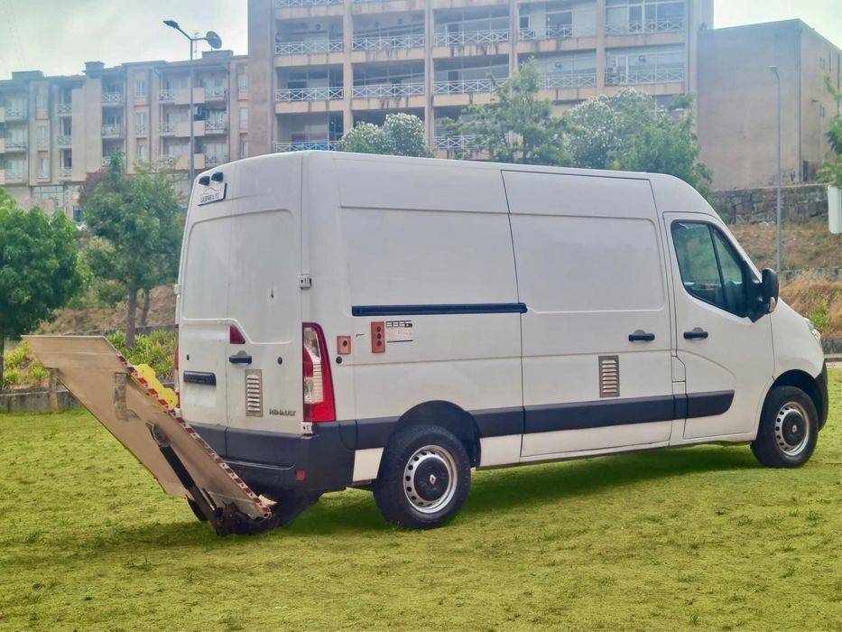 Renault Master 2.3 dCi L2H2 3.5T plataforma IVA DEDUTÍVEL