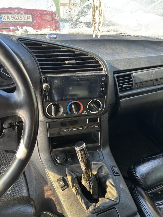 Продам BMW E36.