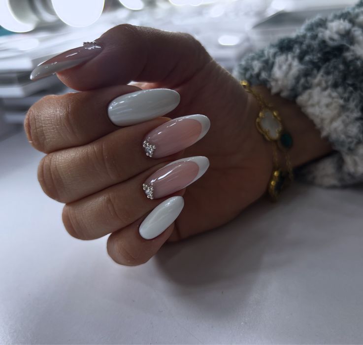 Stylizacja paznokci z dojazdem do domu 130zł