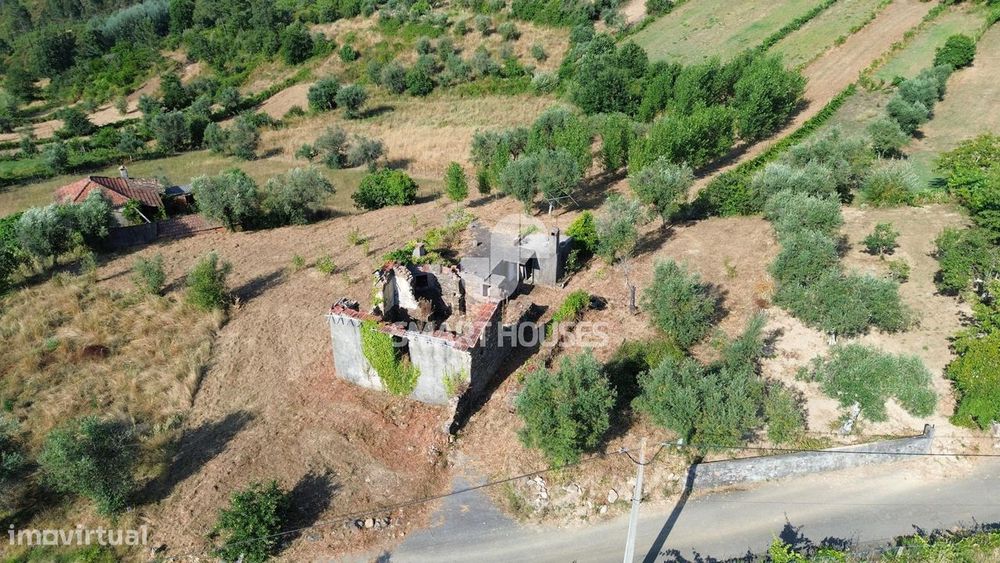 Moradia T3 Picadouro p/ reconstruir — Pombeiro da Beira, Coimbra