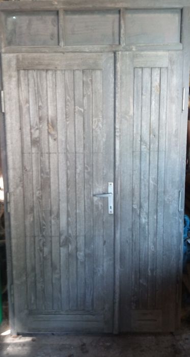 Stare drzwi drewniane