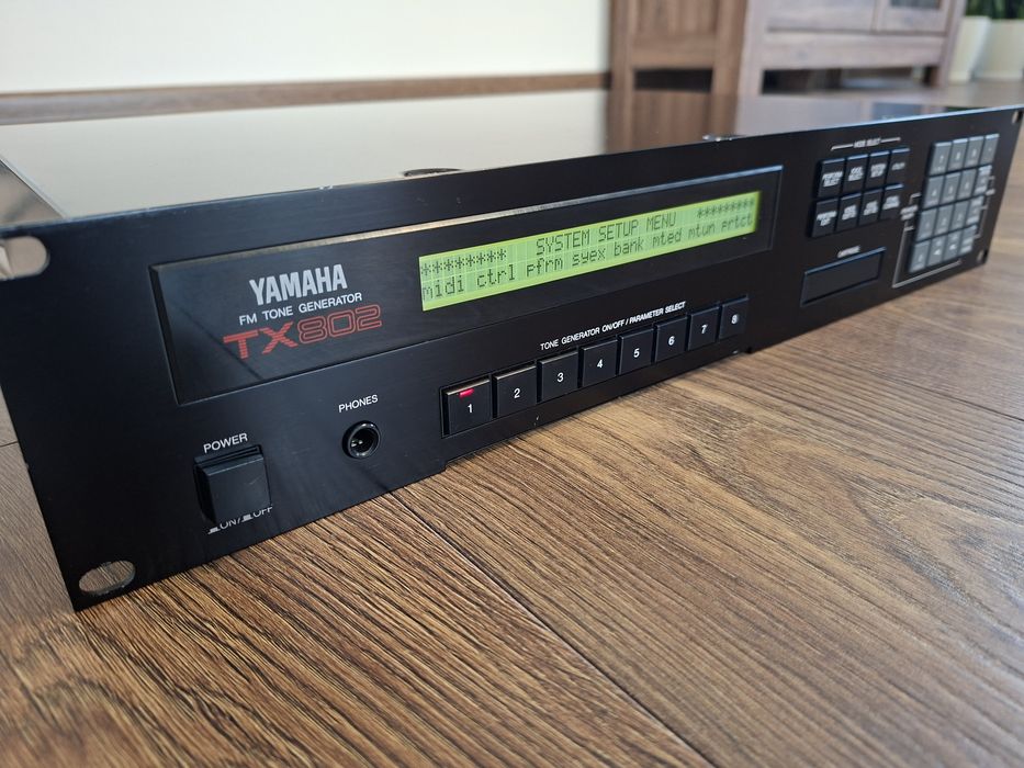 Yamaha TX 802 Yamaha DX7