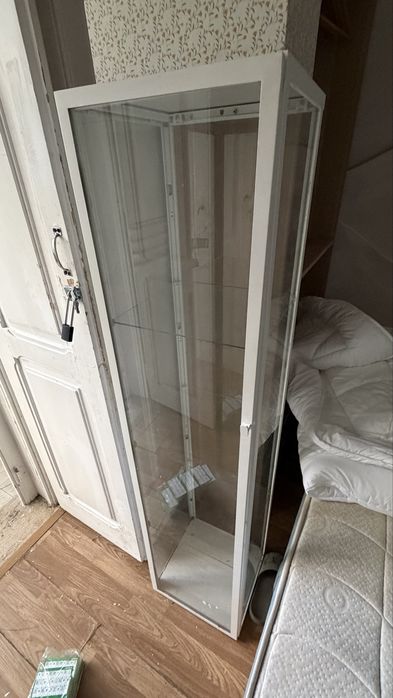 Cristaleira para casa ou montra em perfeito estado