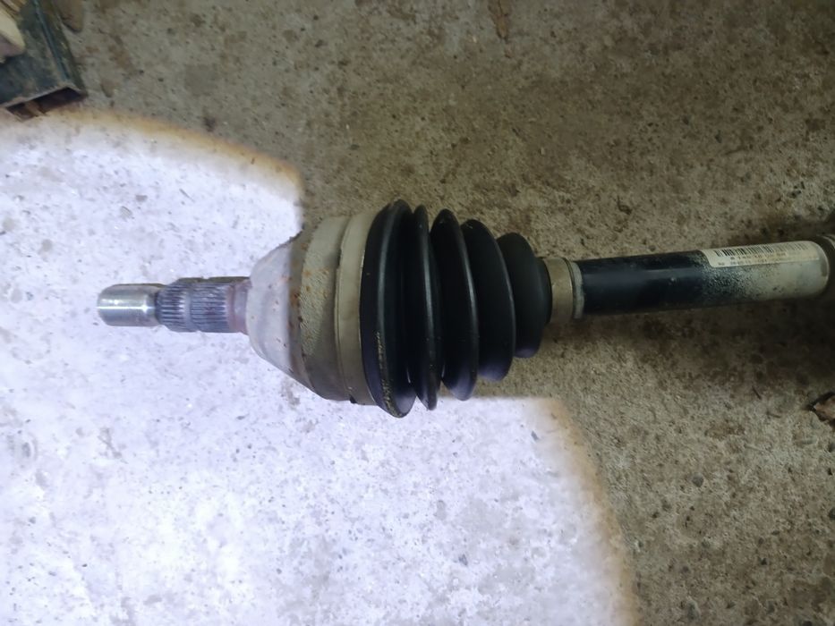 Полуось  Опель Зафира Б 2013 г, Кпп 6 ст 6