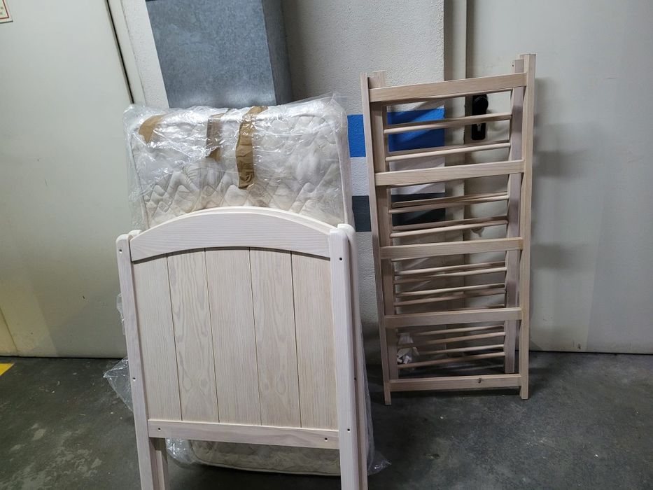 Cama criança com colchão