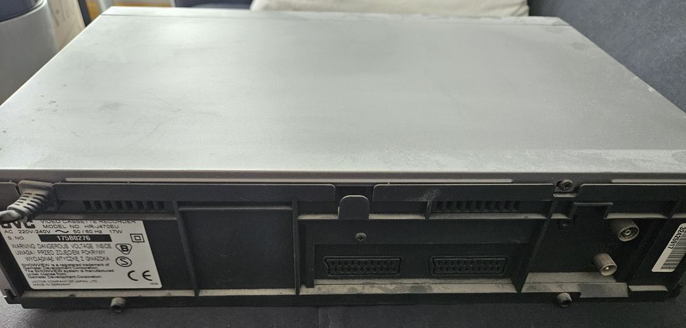 Magnetowid VHS JVC HR-J470EU + PILOT jak nowy! UNIKAT!