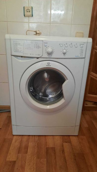 Пральна машина непрацююча INDESIT