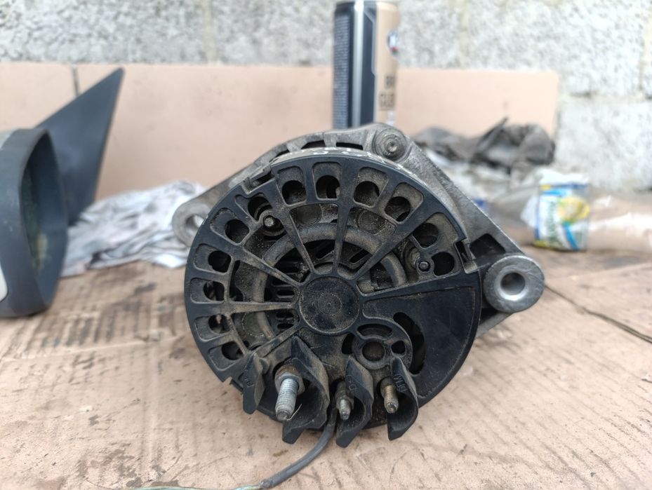Генератор 1.9 CDTI 93169030 Opel Astra H Zafira B Vectra C Signum