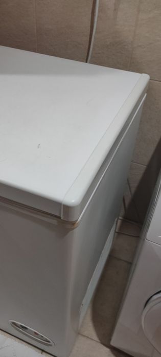 Arca frigorífica 300 litros em bom estado.