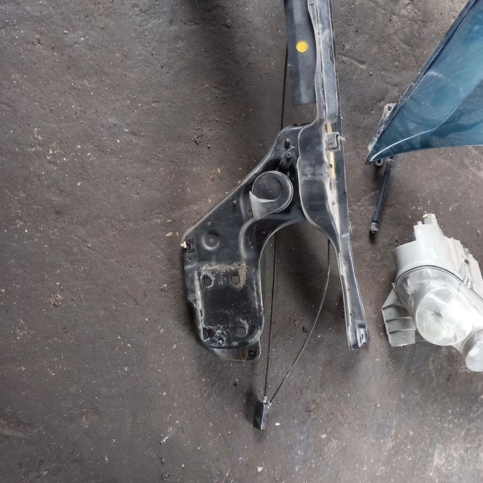 Capot para choques farois e frente em chapa rover 75 ano 2001 200€