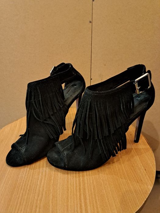 Szpilki z frędzelkami rozm.39