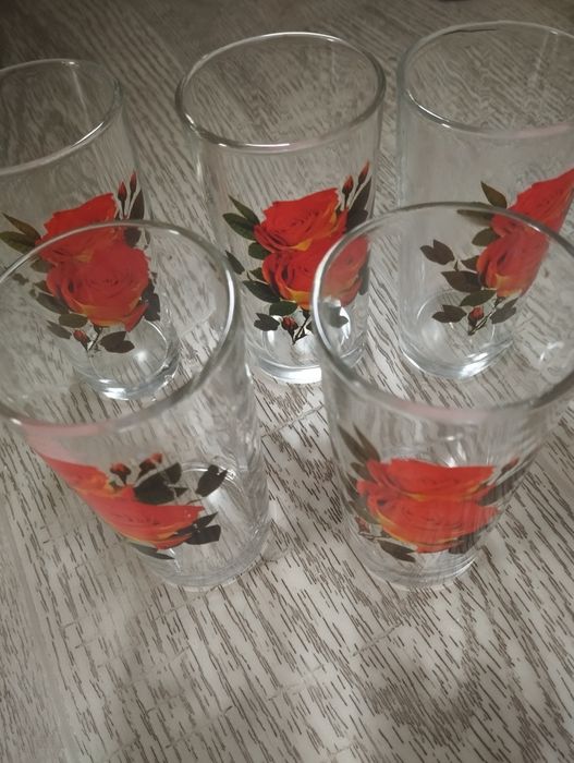 Продам стаканы новые