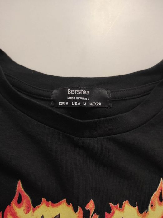 Bluzka czarna z orłem crop top bershka M S