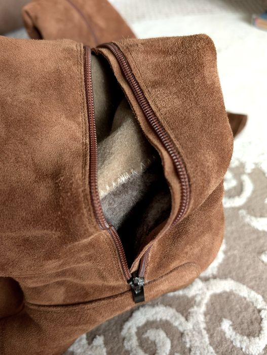 Високі замшеві сапоги чоботи