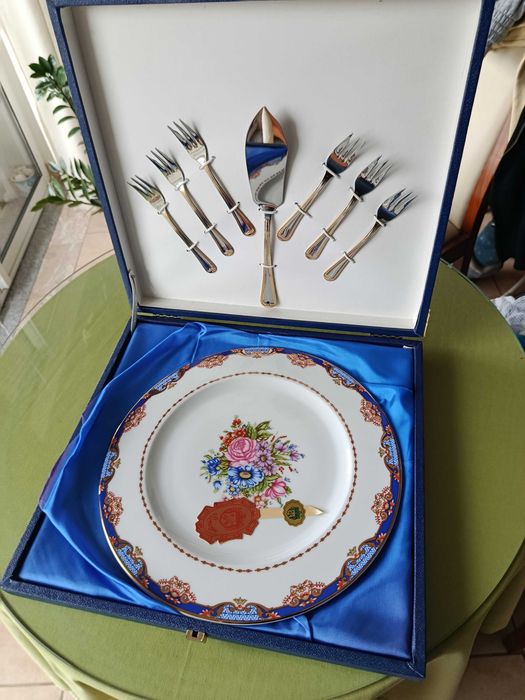 Prato porcelana para bolo com talheres (LIMOGES)