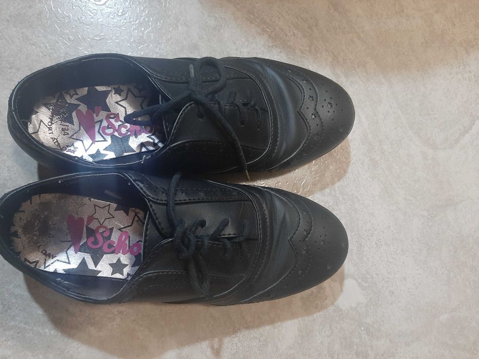 Туфли для девочки черные, белые, стелька 22 см