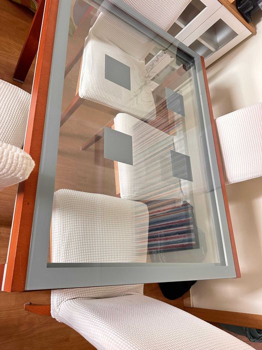 Mesa de Jantar extensível, com 4 cadeiras