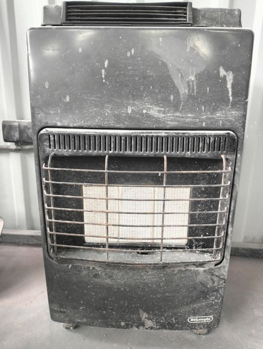 Продам обігрівач на газі delonghi