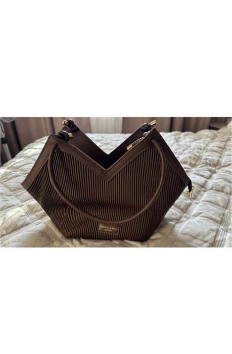 Стильна коричнева сумка