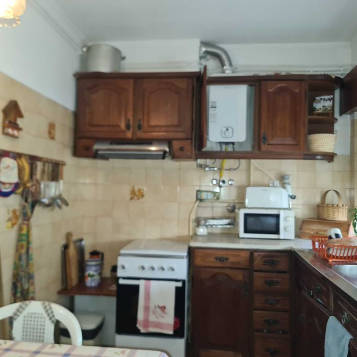 T2 + Sótão Loreto vende-se