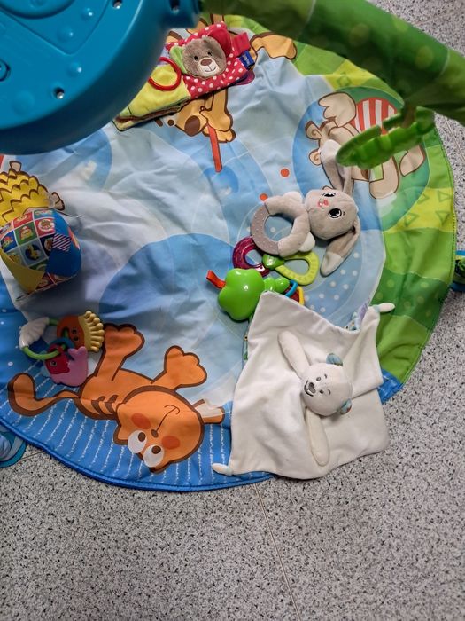 Tapete de actividades para bebé