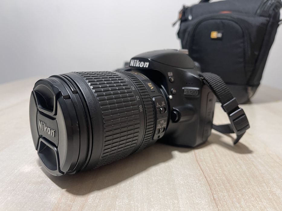 Lustrzanka Nikon D3200 + Nikkor 18-105 MM