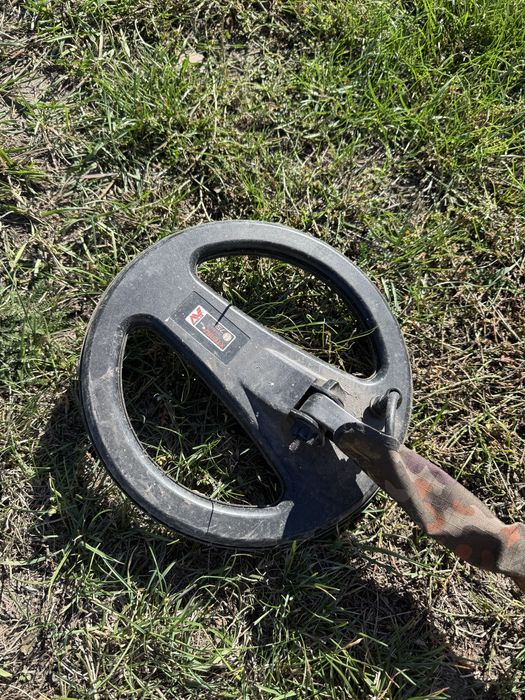 Продам металошукач Minelab X-TERRA 705