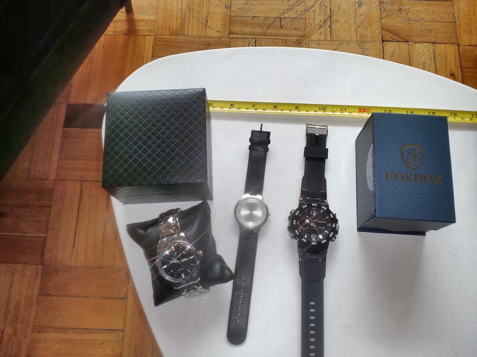 3 relogios indiferenciados