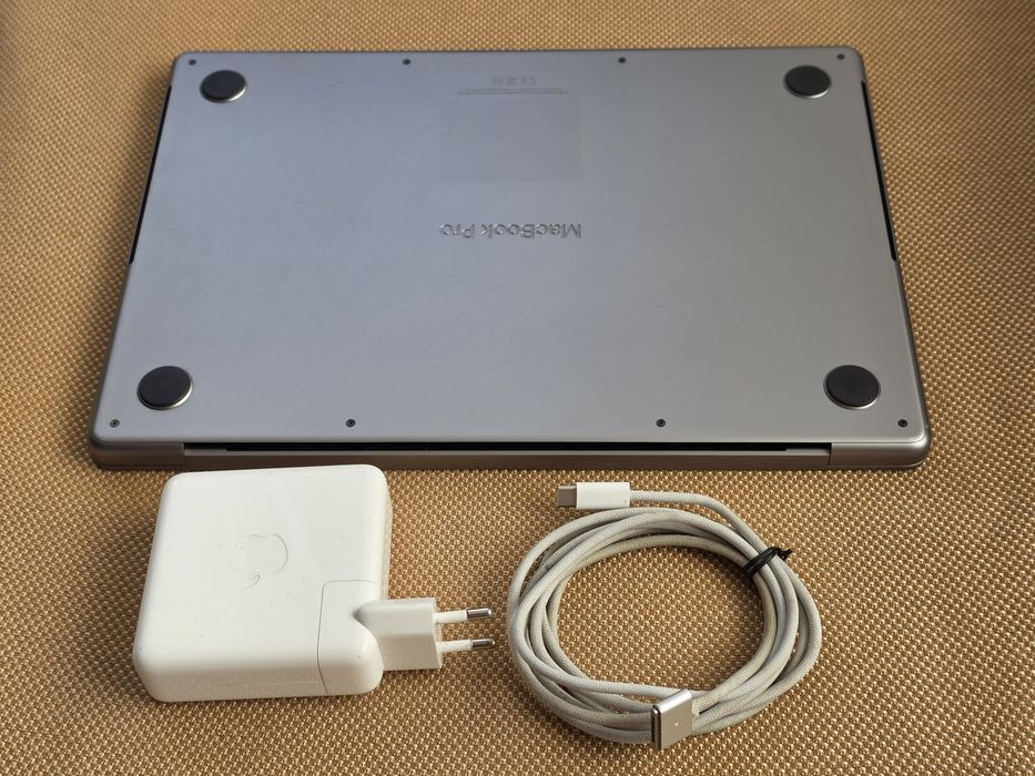 Ноутбук Apple Macbook Pro A2442, M1 Pro, 16/500gb