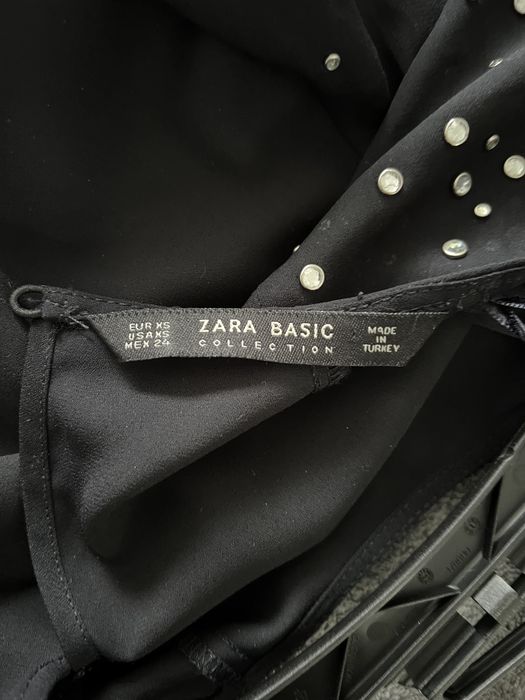 Bluzka z bufiastymi rekawami Zara