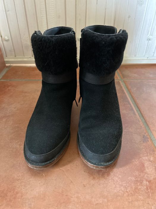Botas Ugg de senhora com salto