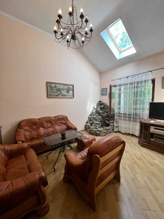 Пропозиція оренди окремостоячого особняку на вул. Зеленій