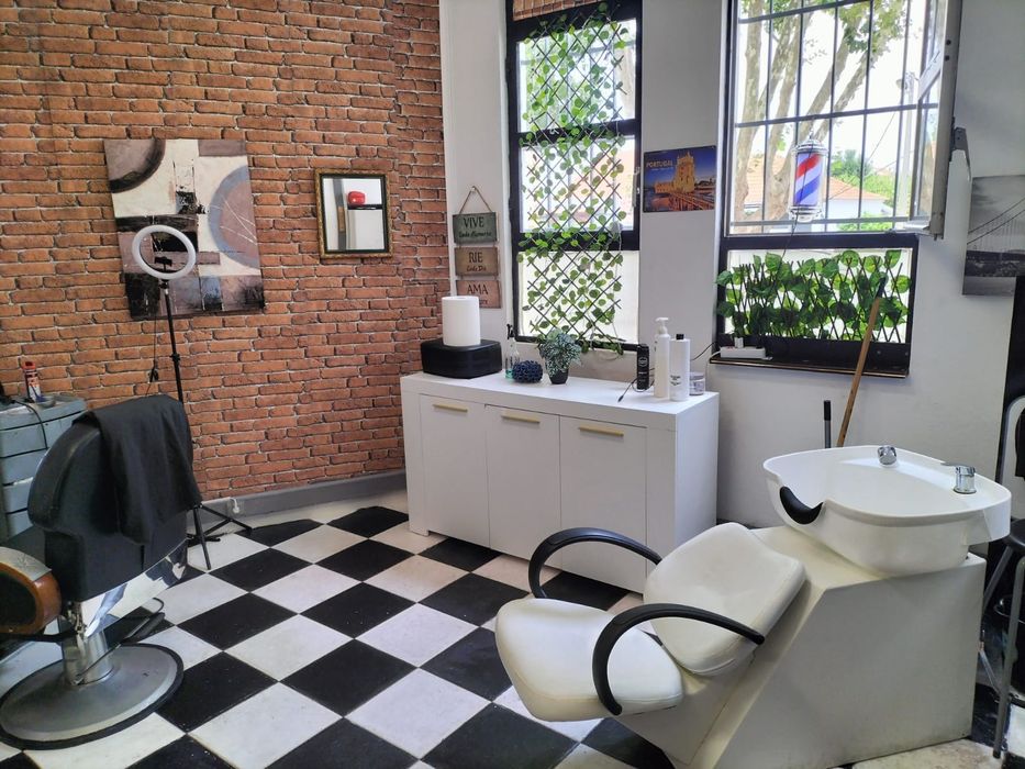 Barbearia para Trespasse ou Aluguer – Centro Comercial Bela Vista (Afonsoeiro, Montijo)