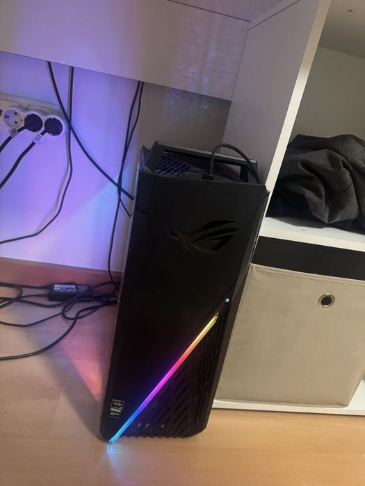 Torre asus rog strix