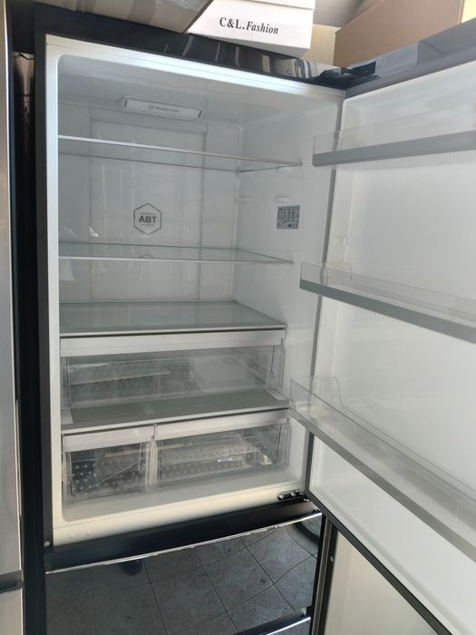 Lodówka Haier czarne szkło  No Frost /  szer 70cm