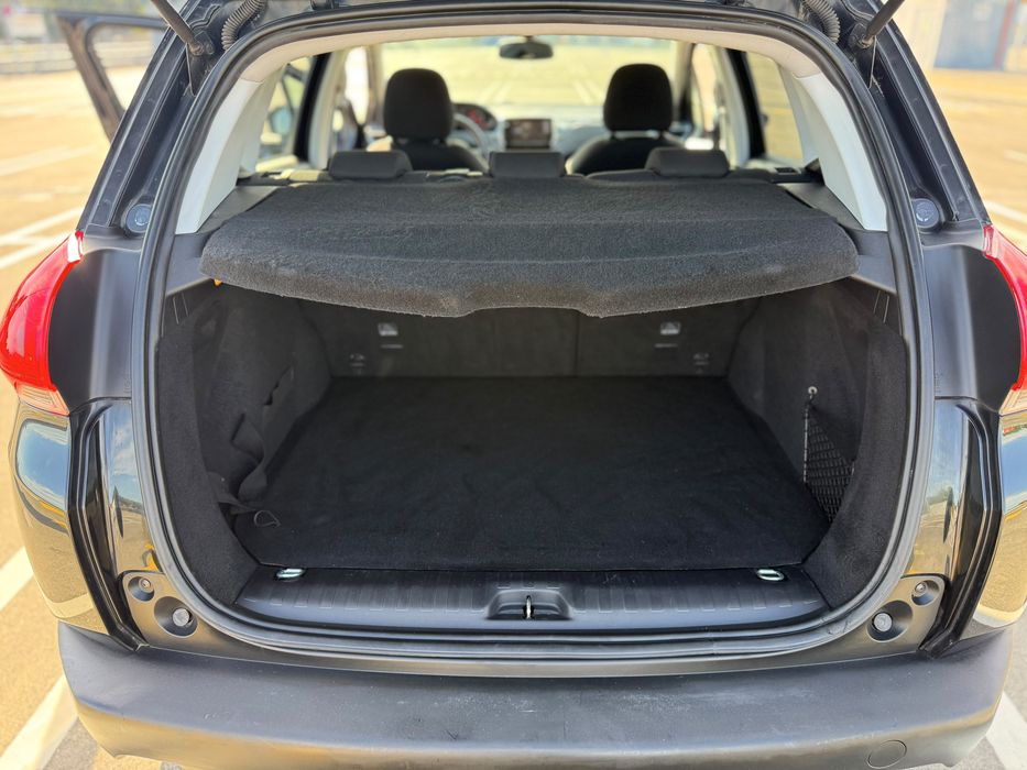 Peugeot 2008 — fotografia 8