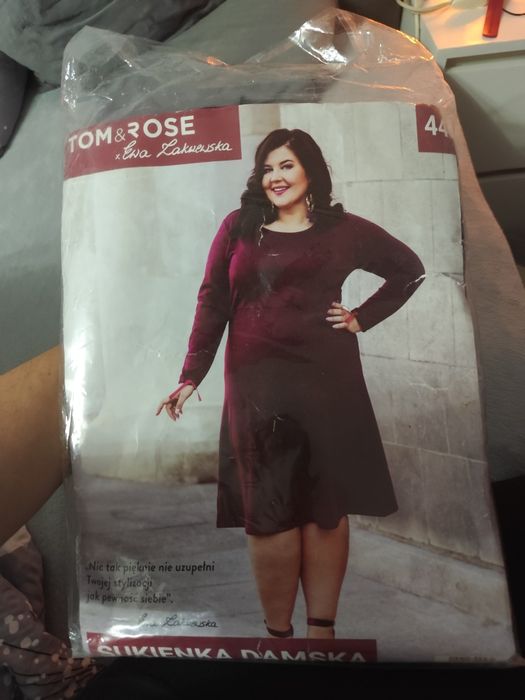 Elegancka bordowa sukienka świąteczna 44
