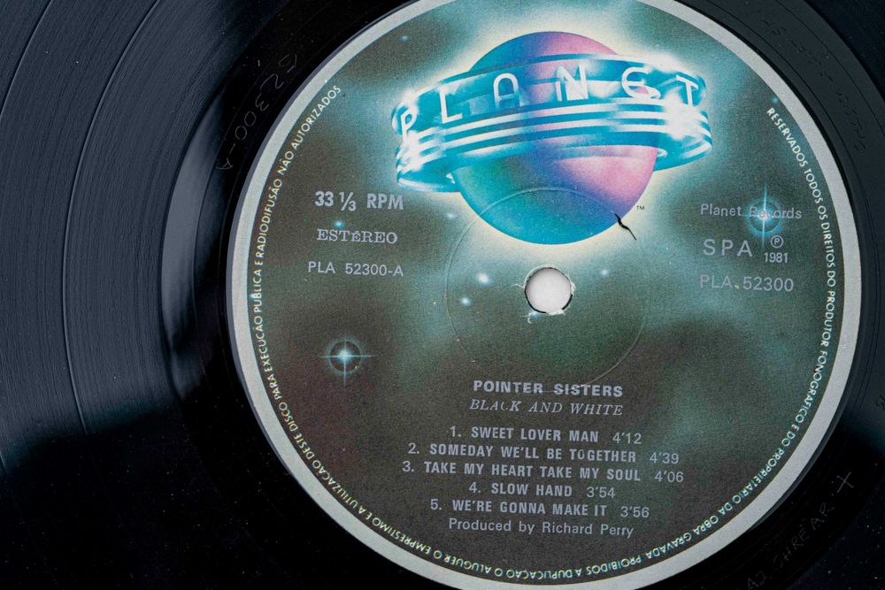 Disco vinil pointer sisters,titulo black and white