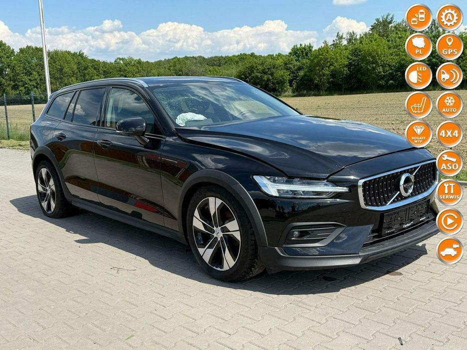 Volvo V60 Cross Country Pro*Bowers&Wilki