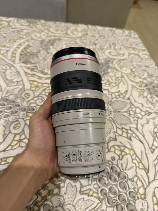 Canon EF 28-300mm f/3.5-5.6L IS USM.
