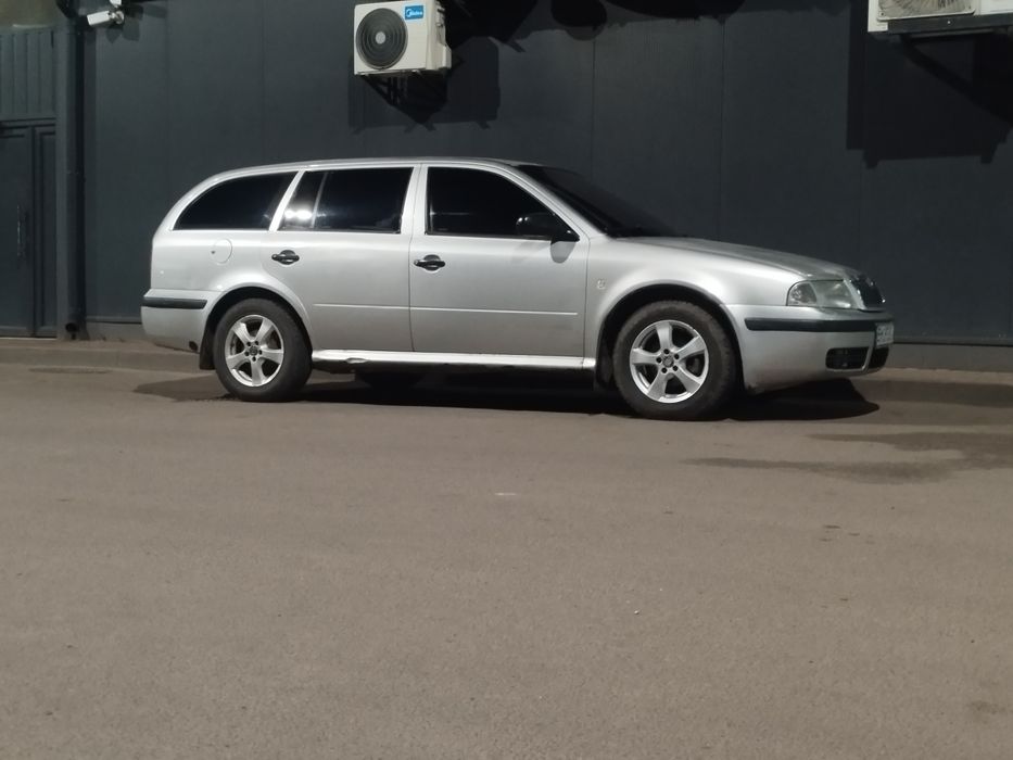 Продам Шкоду  1.6
