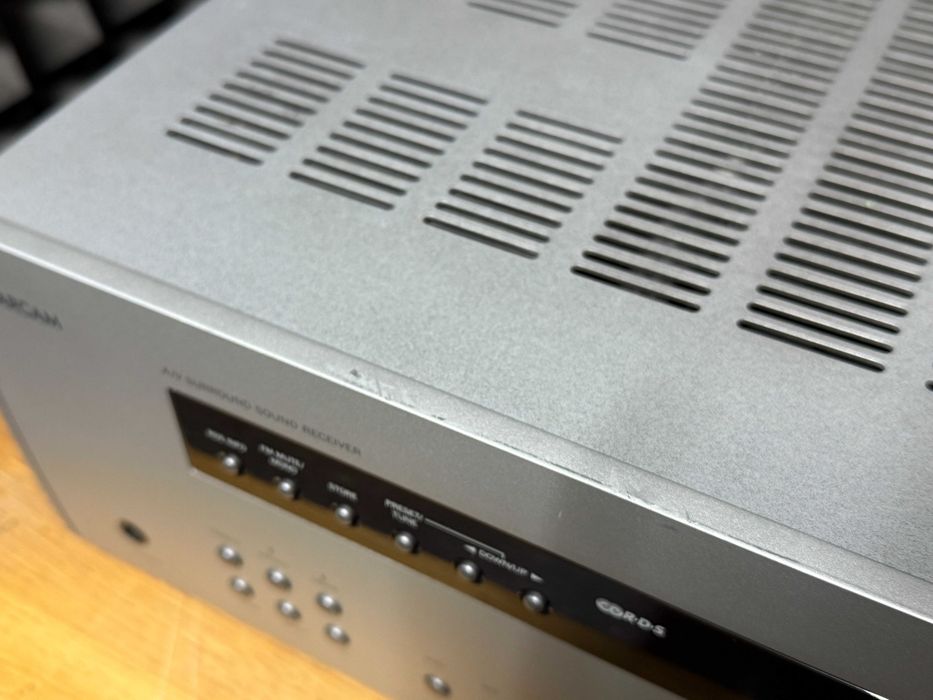Amplituner ARCAM AVR 250