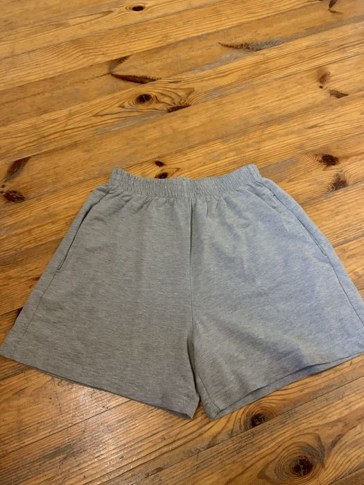 жіночі шорти розмір m,гарно сядуть на s