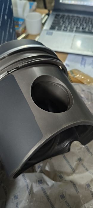 Продам поршня нові торцовані на 3 десятки D2866 LF26-28/32/36/37/41/43