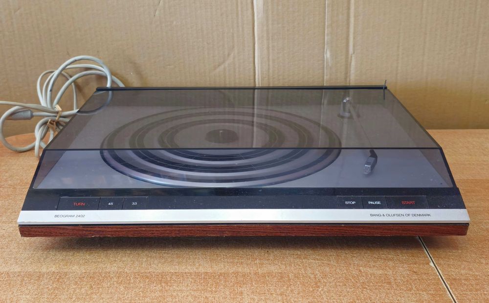 Gramofon Bang Olufsen Beogram 2402