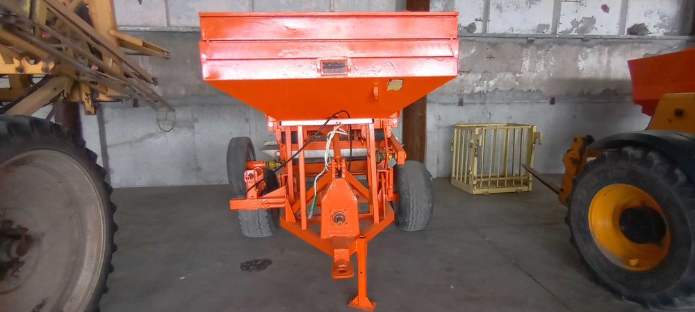 Розкидач мінеральних добрив